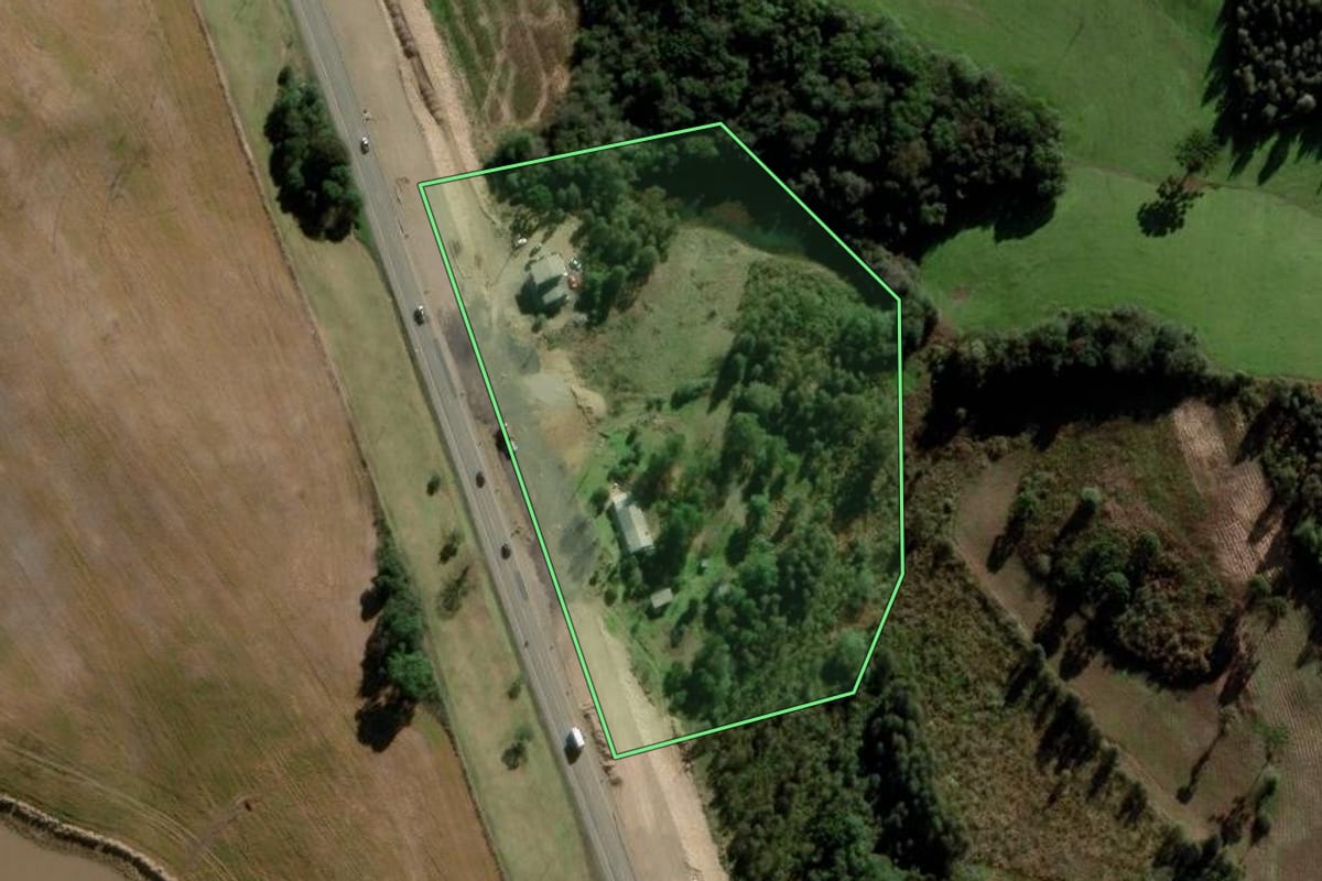 Imagem de satélite do imóvel rural em Fontoura Xavier (RS), com o contorno declarado no CAR desenhado por cima.