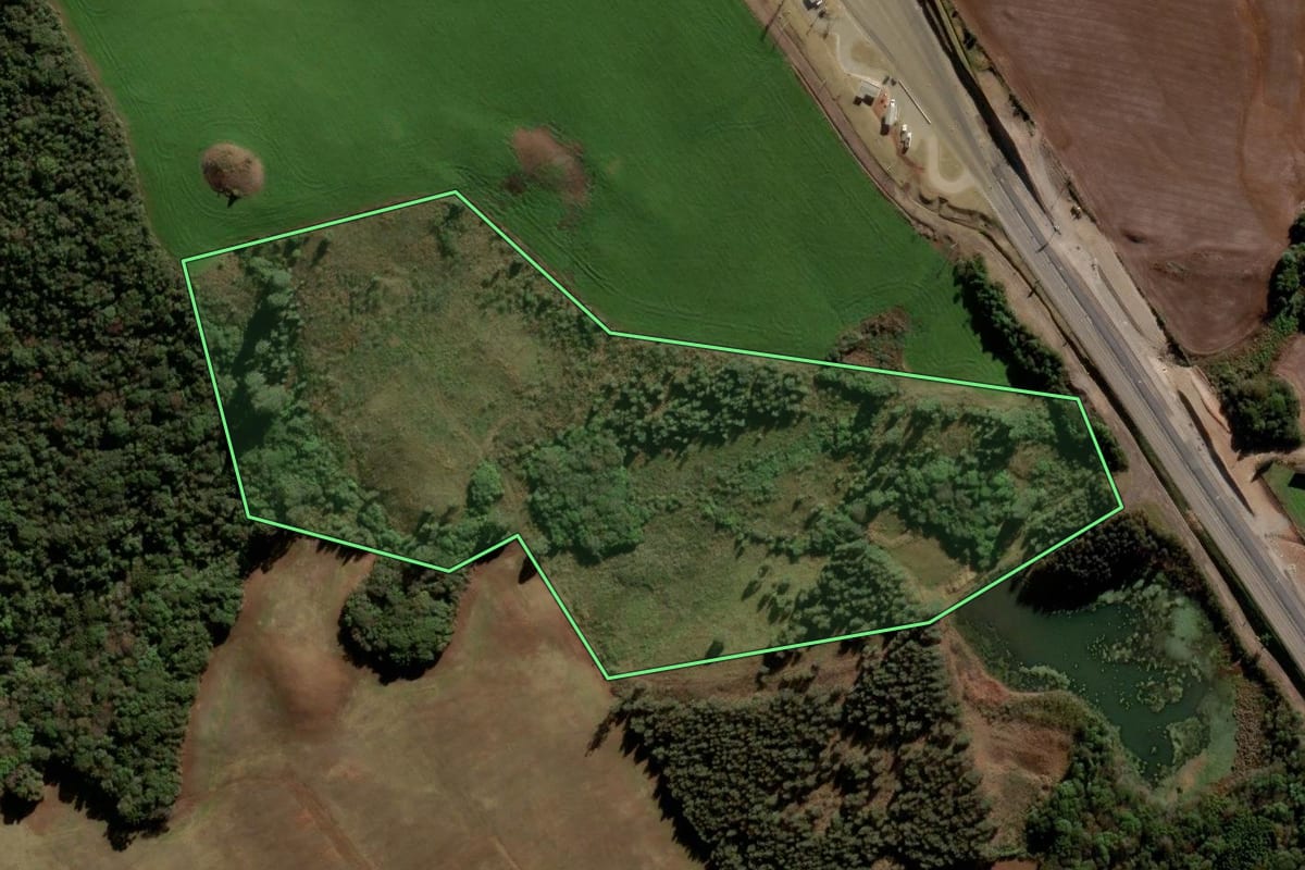 Imagem de satélite do imóvel rural em Fontoura Xavier (RS), com o contorno declarado no CAR desenhado por cima.