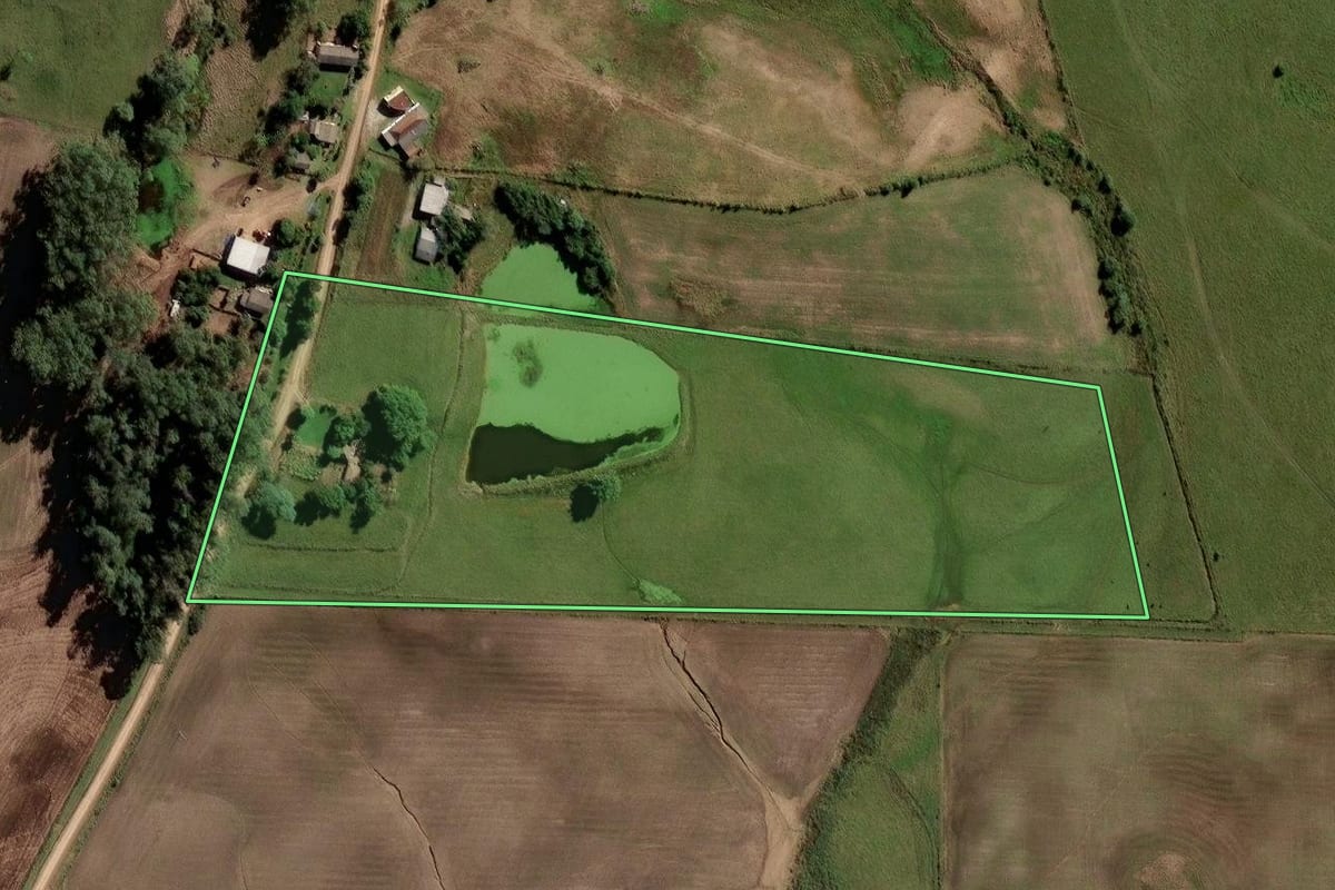 Imagem de satélite do imóvel rural em Formigueiro (RS), com o contorno declarado no CAR desenhado por cima.