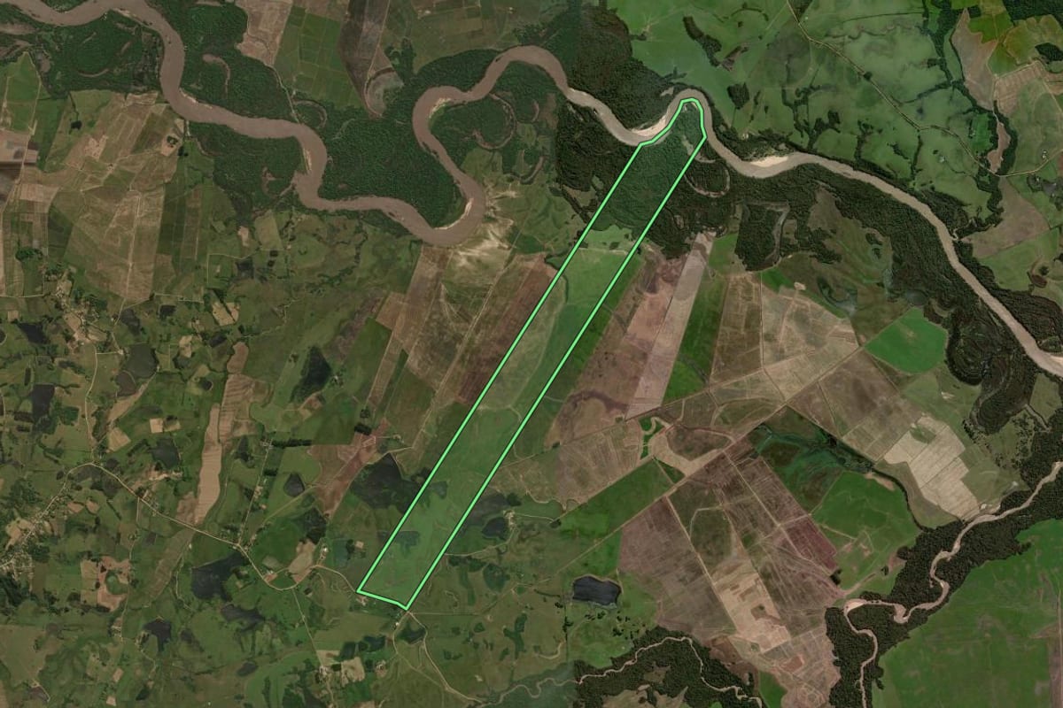 Imagem de satélite do imóvel rural em Formigueiro (RS), com o contorno declarado no CAR desenhado por cima.