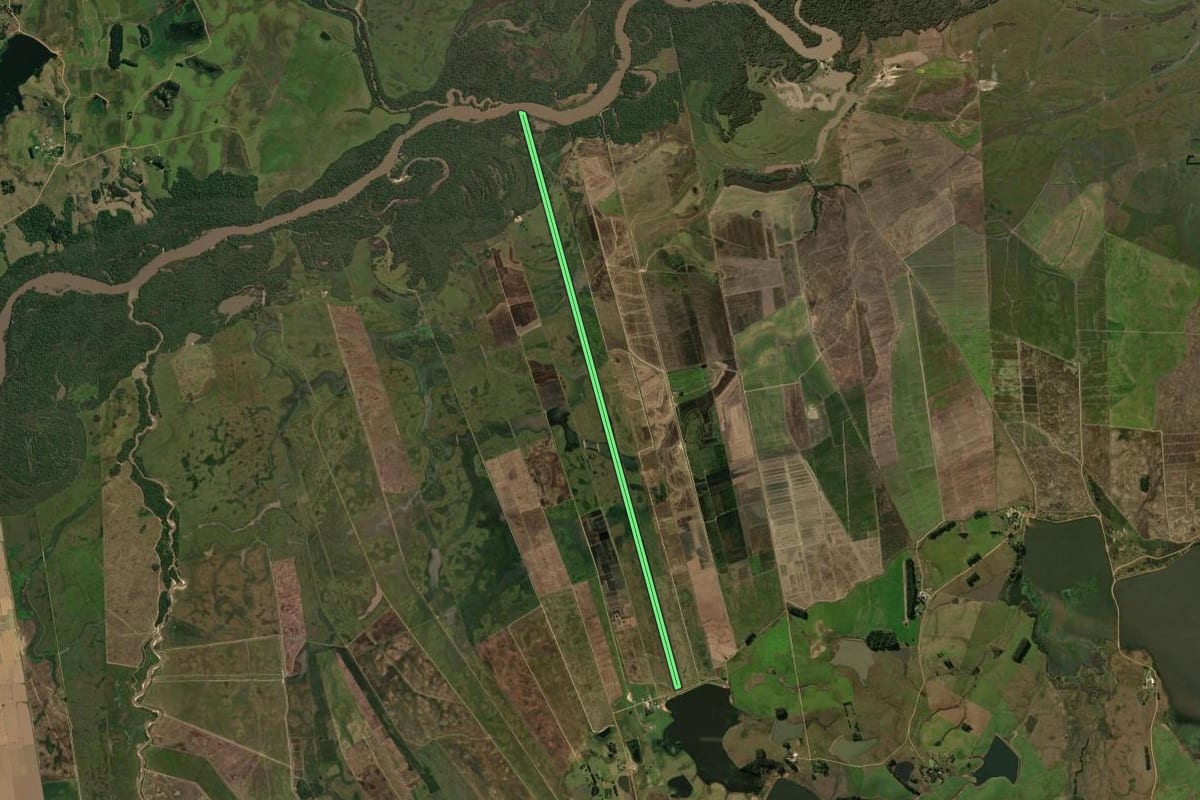 Imagem de satélite do imóvel rural em Formigueiro (RS), com o contorno declarado no CAR desenhado por cima.