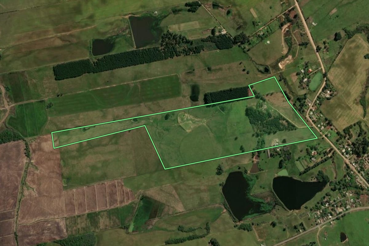 Imagem de satélite do imóvel rural em Formigueiro (RS), com o contorno declarado no CAR desenhado por cima.