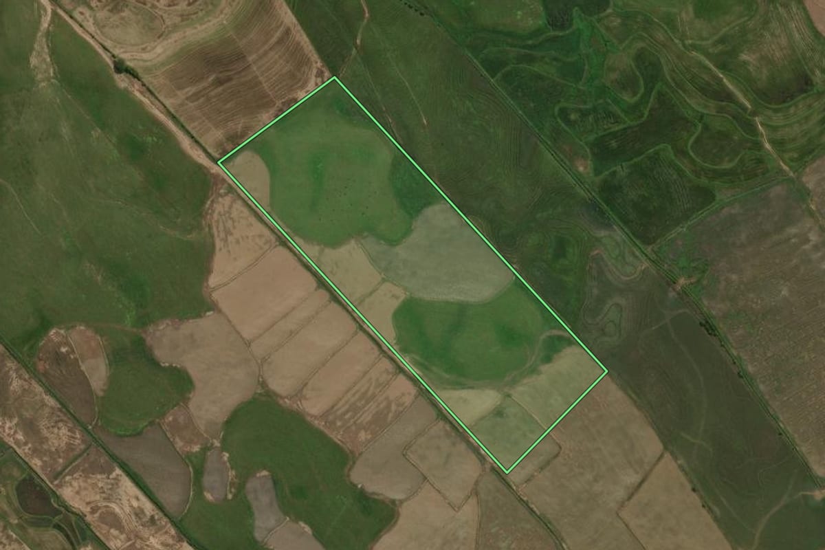 Imagem de satélite do imóvel rural em Formigueiro (RS), com o contorno declarado no CAR desenhado por cima.