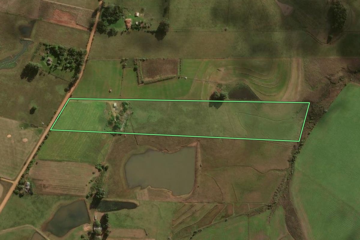 Imagem de satélite do imóvel rural em Formigueiro (RS), com o contorno declarado no CAR desenhado por cima.