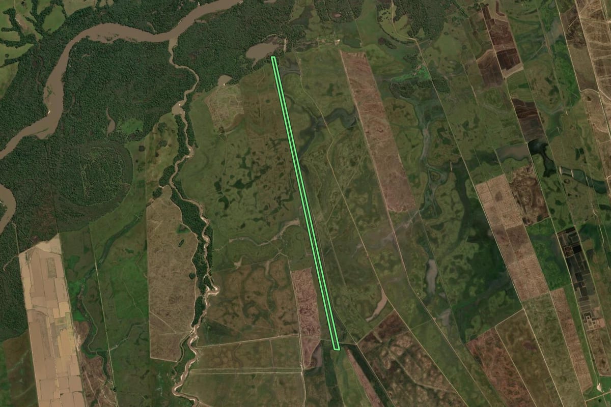 Imagem de satélite do imóvel rural em Formigueiro (RS), com o contorno declarado no CAR desenhado por cima.