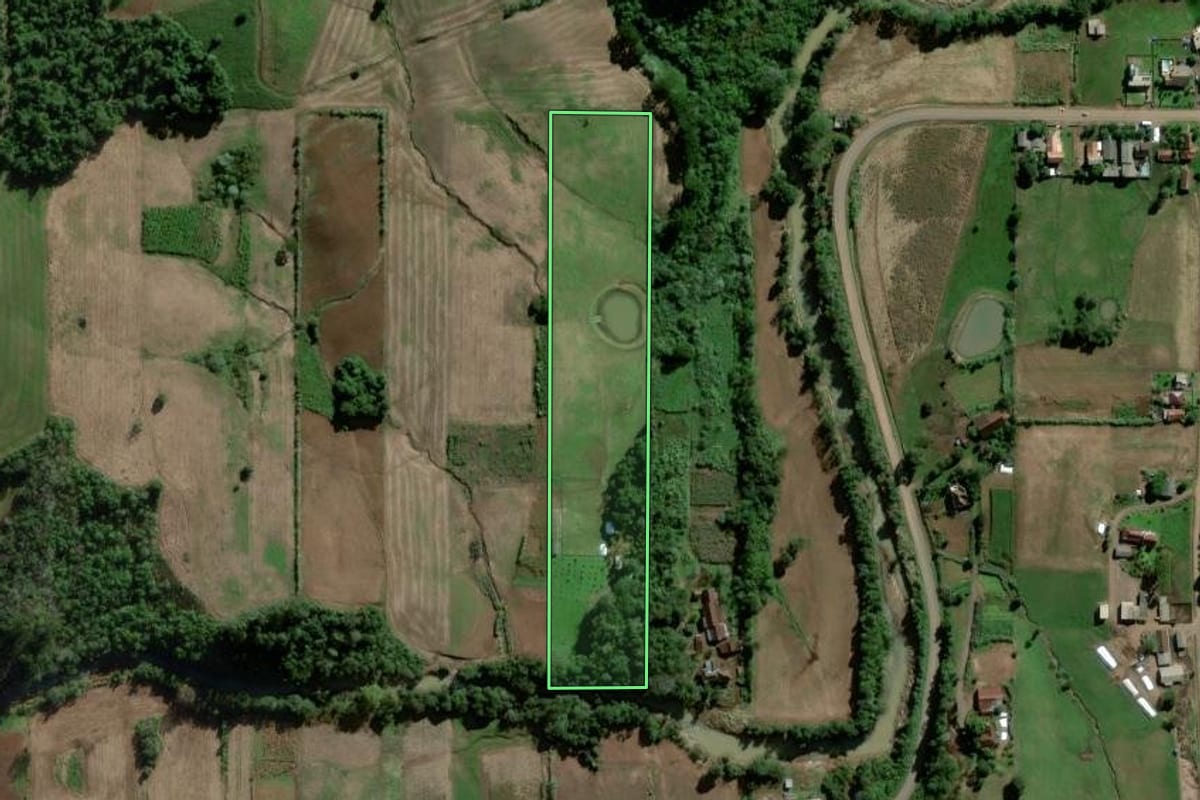 Imagem de satélite do imóvel rural em Forquetinha (RS), com o contorno declarado no CAR desenhado por cima.