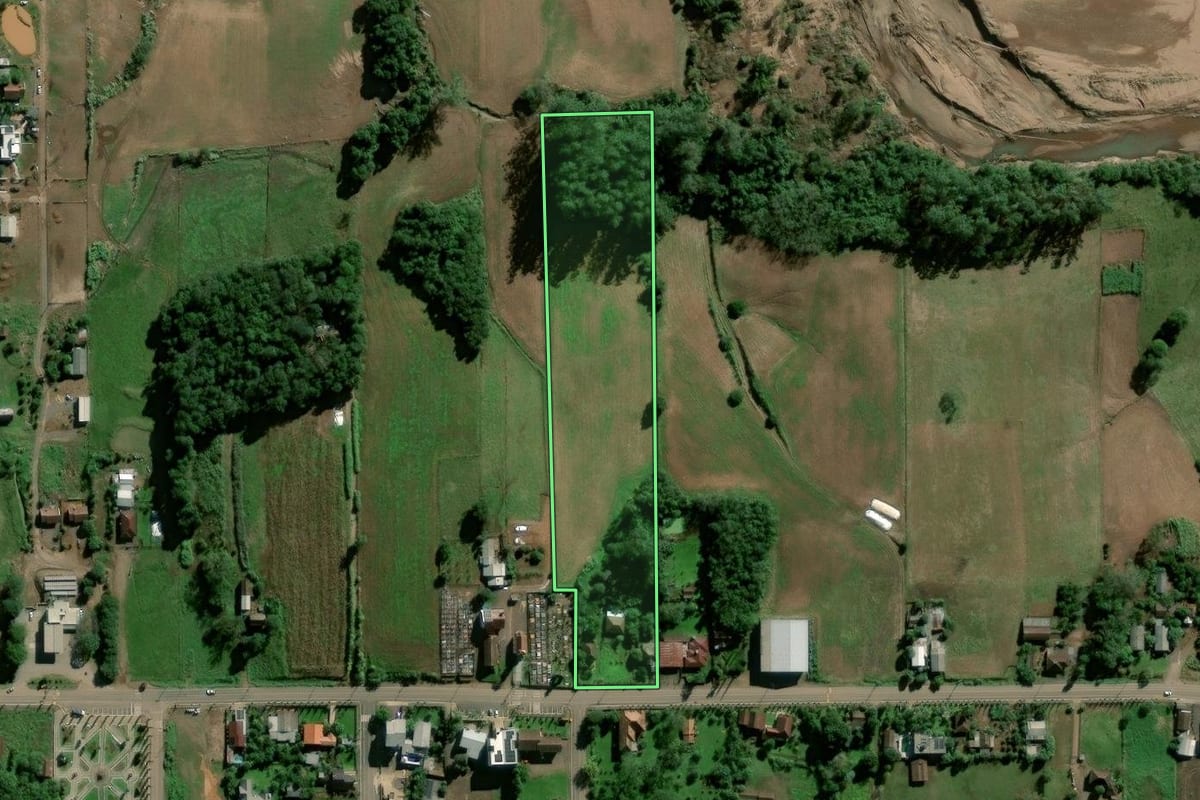 Imagem de satélite do imóvel rural em Forquetinha (RS), com o contorno declarado no CAR desenhado por cima.