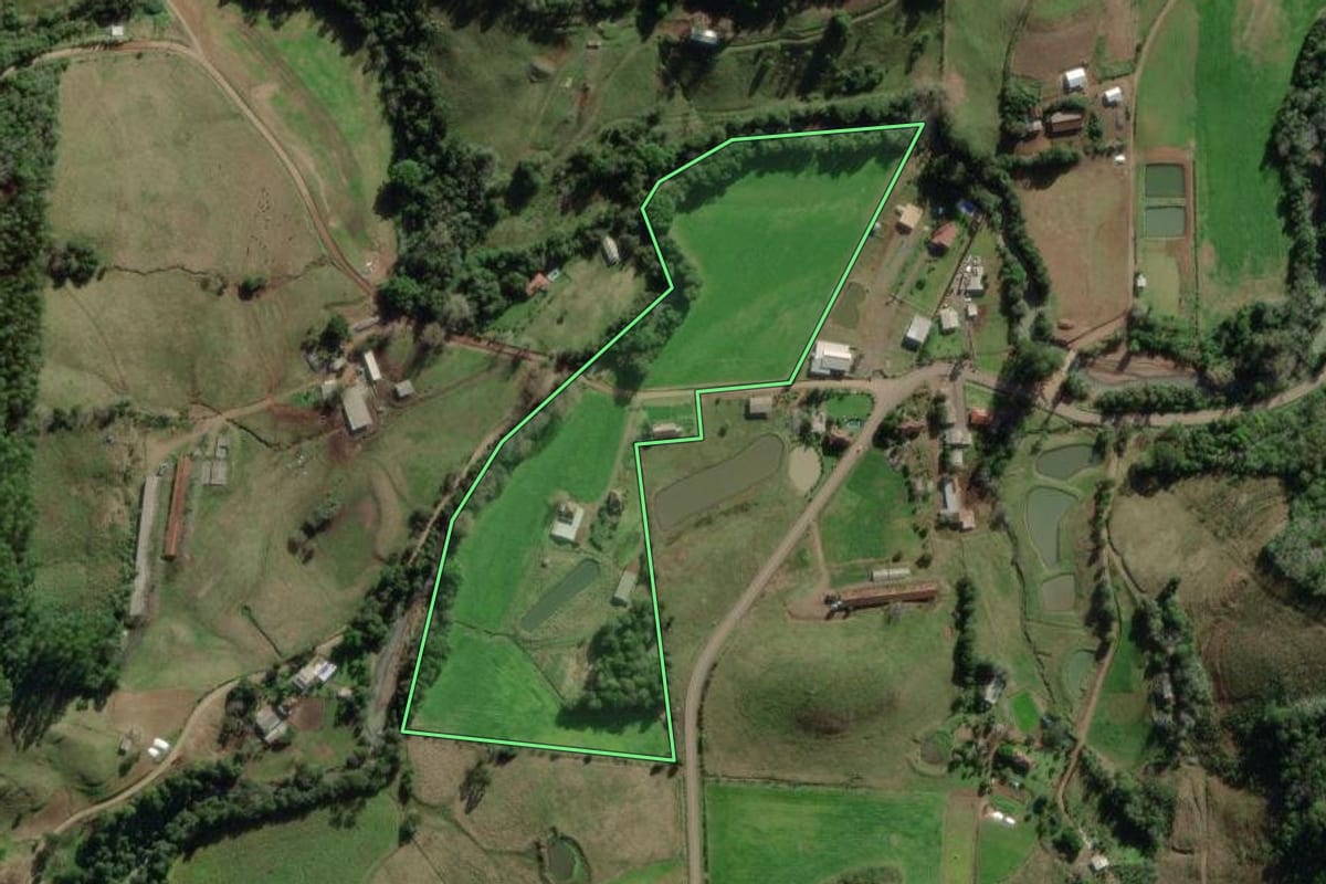 Imagem de satélite do imóvel rural em Forquetinha (RS), com o contorno declarado no CAR desenhado por cima.
