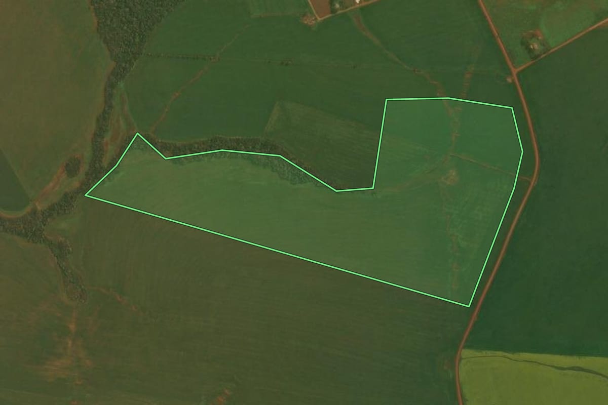 Imagem de satélite do imóvel rural em Fortaleza dos Valos (RS), com o contorno declarado no CAR desenhado por cima.