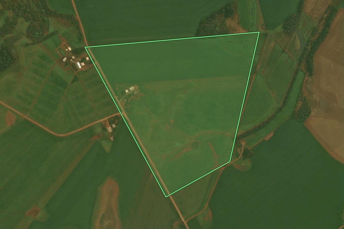 Imagem de satélite do imóvel rural em Fortaleza dos Valos (RS), com o contorno declarado no CAR desenhado por cima.