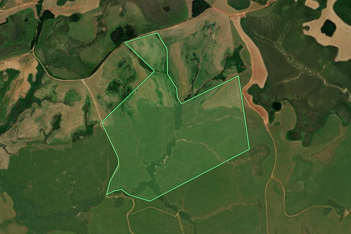 Imagem de satélite do imóvel rural em Fortaleza dos Valos (RS), com o contorno declarado no CAR desenhado por cima.