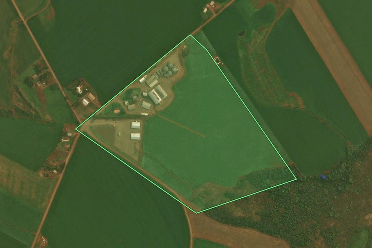 Imagem de satélite do imóvel rural em Fortaleza dos Valos (RS), com o contorno declarado no CAR desenhado por cima.