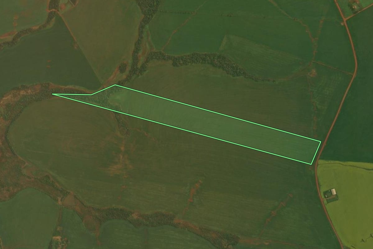 Imagem de satélite do imóvel rural em Fortaleza dos Valos (RS), com o contorno declarado no CAR desenhado por cima.