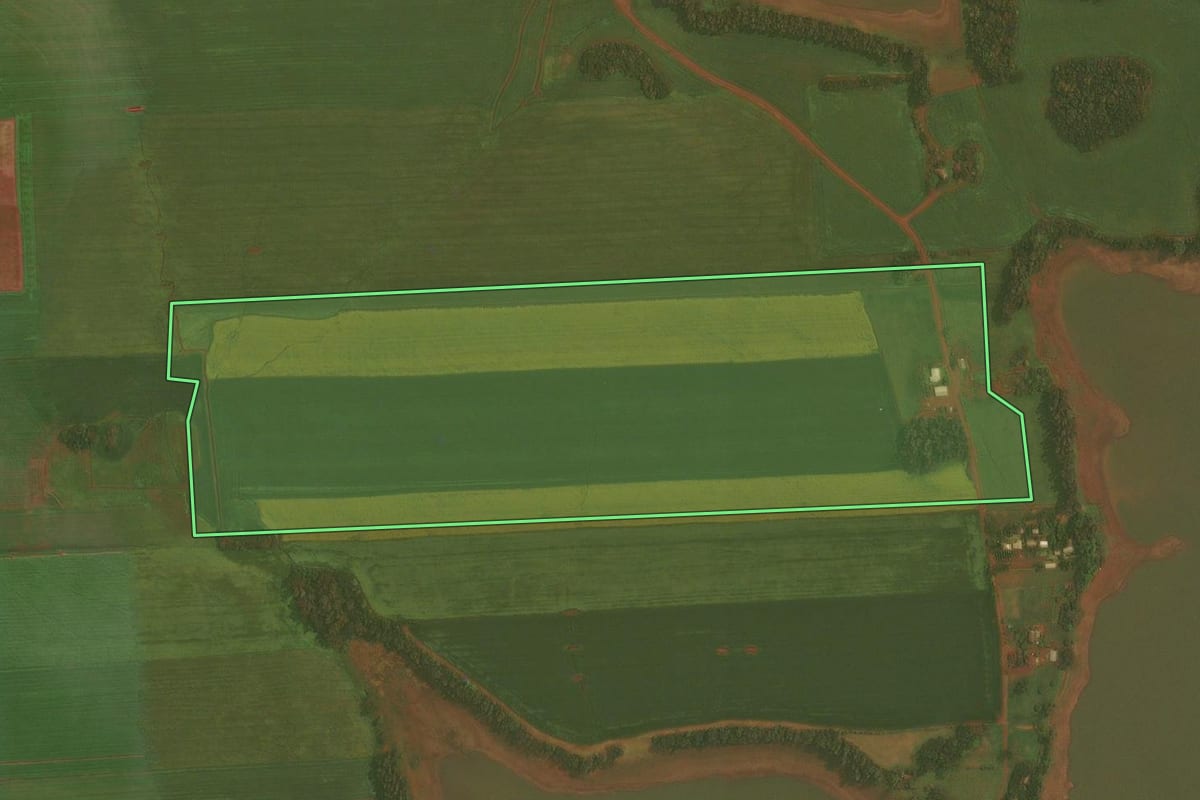 Imagem de satélite do imóvel rural em Fortaleza dos Valos (RS), com o contorno declarado no CAR desenhado por cima.