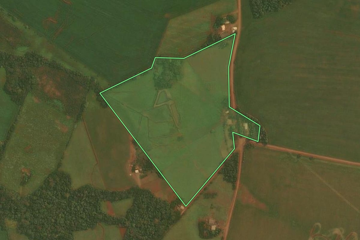 Imagem de satélite do imóvel rural em Fortaleza dos Valos (RS), com o contorno declarado no CAR desenhado por cima.