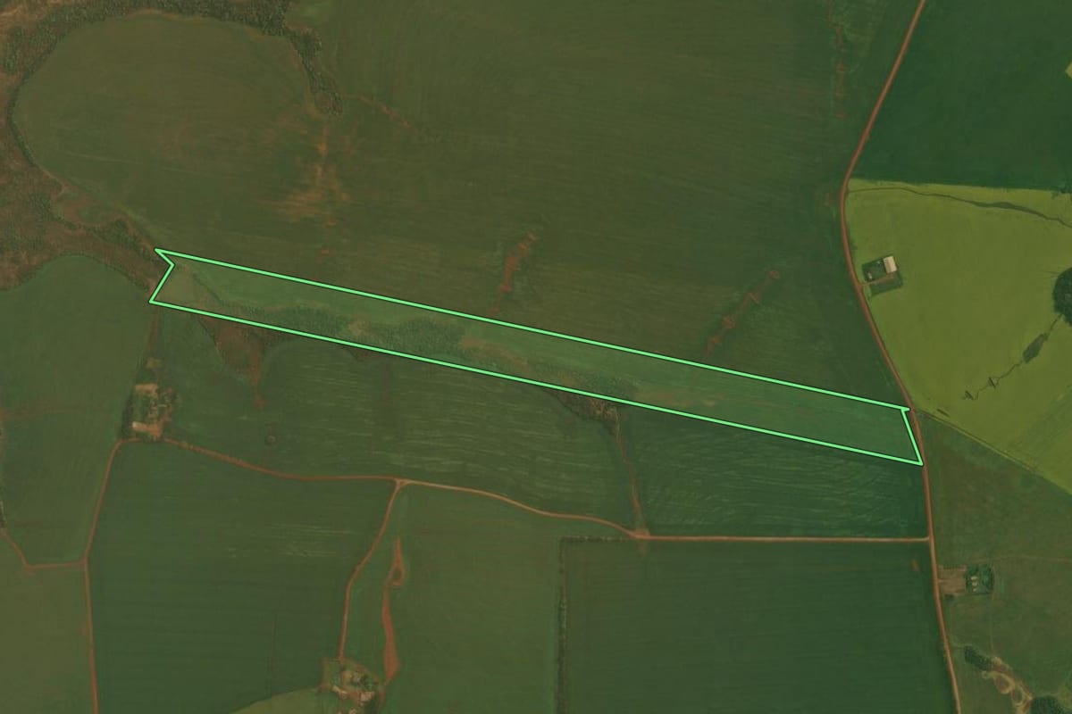 Imagem de satélite do imóvel rural em Fortaleza dos Valos (RS), com o contorno declarado no CAR desenhado por cima.