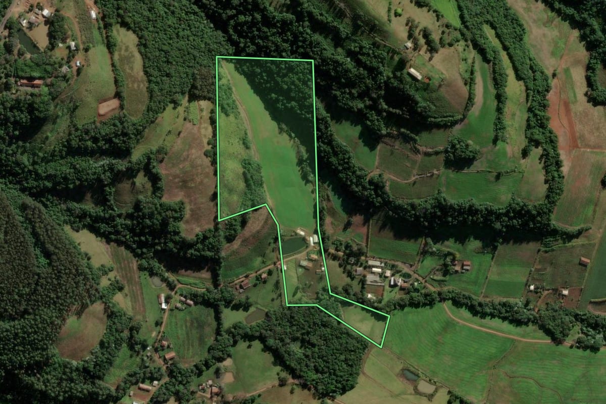 Imagem de satélite do imóvel rural em Frederico Westphalen (RS), com o contorno declarado no CAR desenhado por cima.