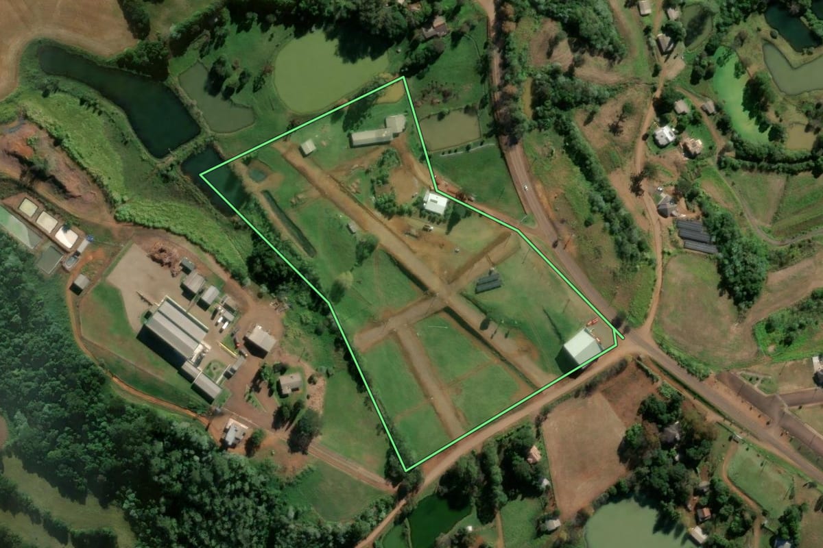 Imagem de satélite do imóvel rural em Frederico Westphalen (RS), com o contorno declarado no CAR desenhado por cima.