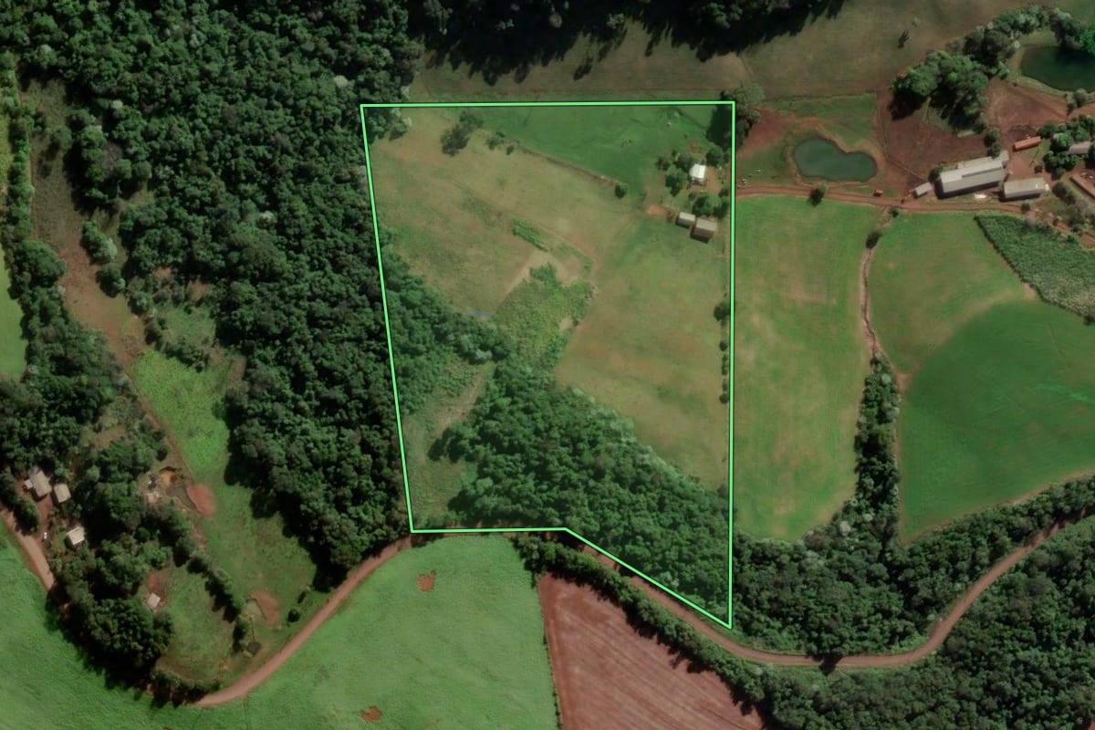Imagem de satélite do imóvel rural em Frederico Westphalen (RS), com o contorno declarado no CAR desenhado por cima.