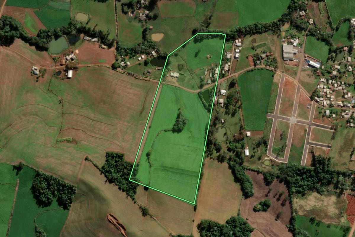 Imagem de satélite do imóvel rural em Frederico Westphalen (RS), com o contorno declarado no CAR desenhado por cima.
