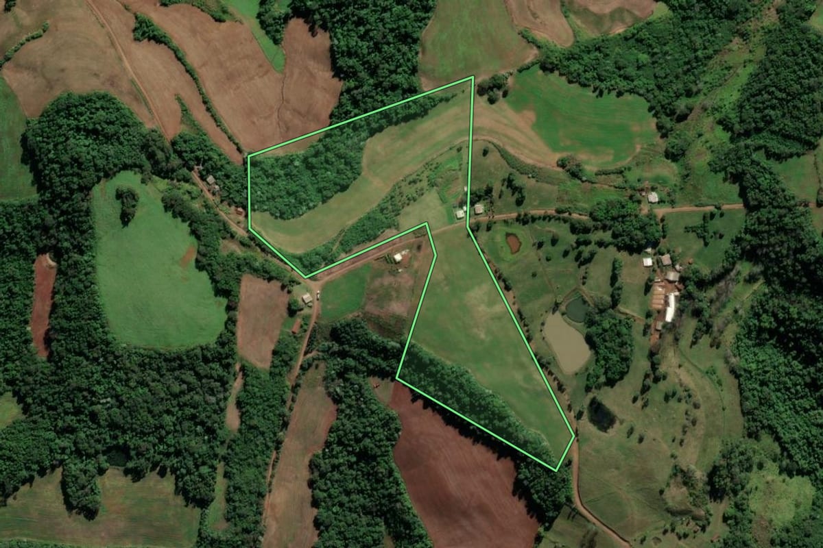 Imagem de satélite do imóvel rural em Frederico Westphalen (RS), com o contorno declarado no CAR desenhado por cima.