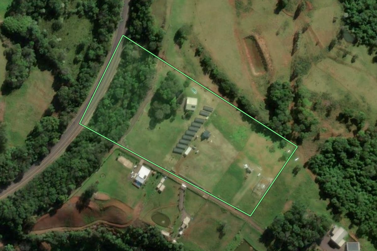 Imagem de satélite do imóvel rural em Frederico Westphalen (RS), com o contorno declarado no CAR desenhado por cima.