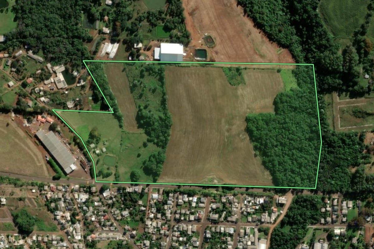 Imagem de satélite do imóvel rural em Frederico Westphalen (RS), com o contorno declarado no CAR desenhado por cima.