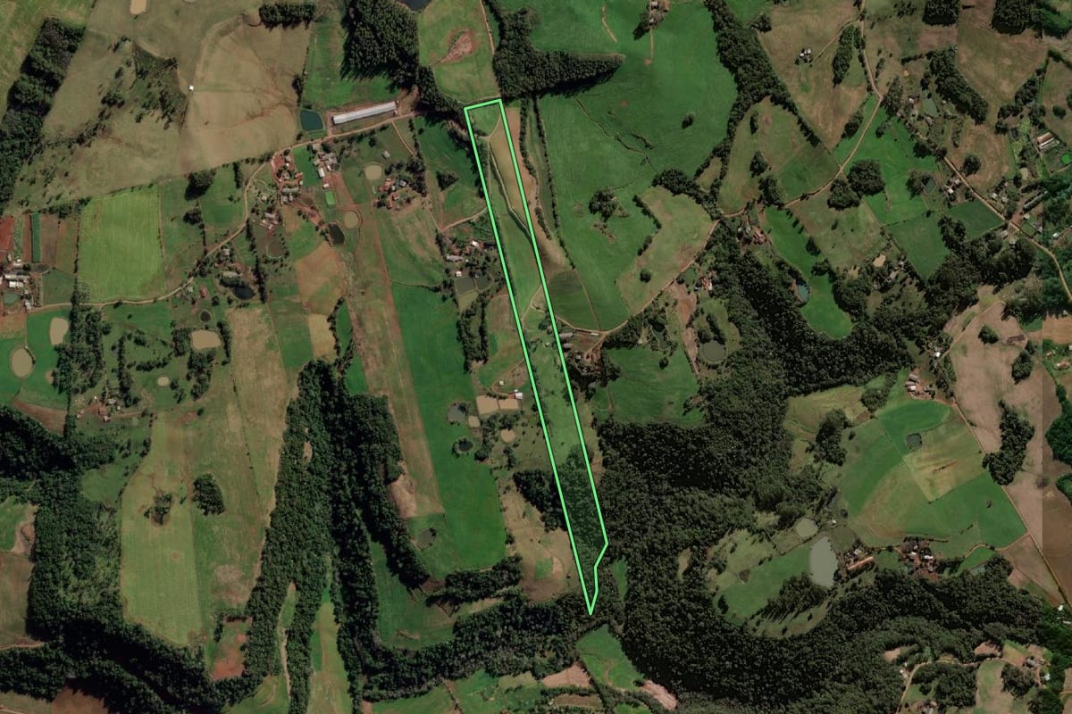 Imagem de satélite do imóvel rural em Frederico Westphalen (RS), com o contorno declarado no CAR desenhado por cima.