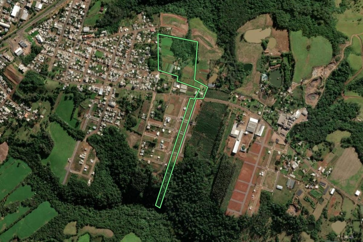 Imagem de satélite do imóvel rural em Frederico Westphalen (RS), com o contorno declarado no CAR desenhado por cima.