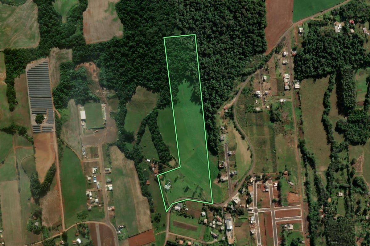 Imagem de satélite do imóvel rural em Frederico Westphalen (RS), com o contorno declarado no CAR desenhado por cima.