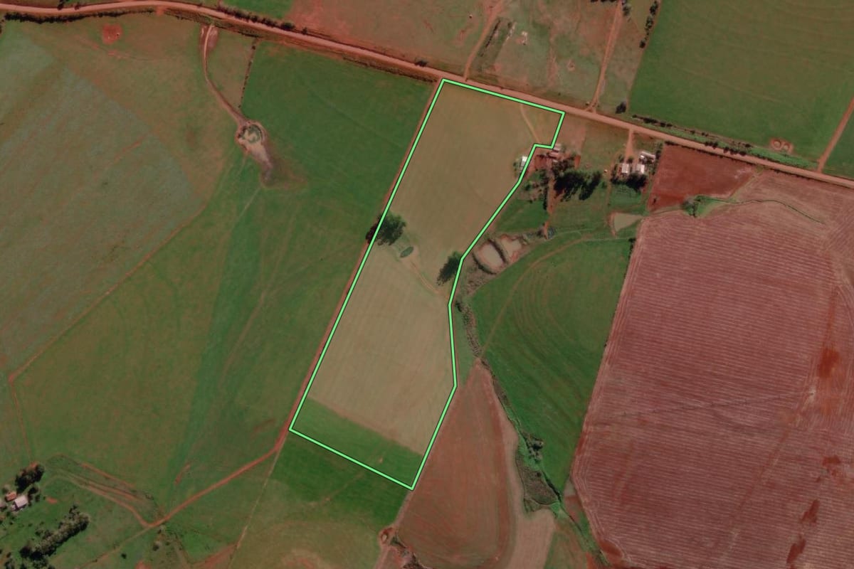 Imagem de satélite do imóvel rural em Garruchos (RS), com o contorno declarado no CAR desenhado por cima.