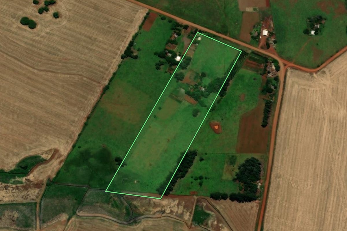 Imagem de satélite do imóvel rural em Garruchos (RS), com o contorno declarado no CAR desenhado por cima.