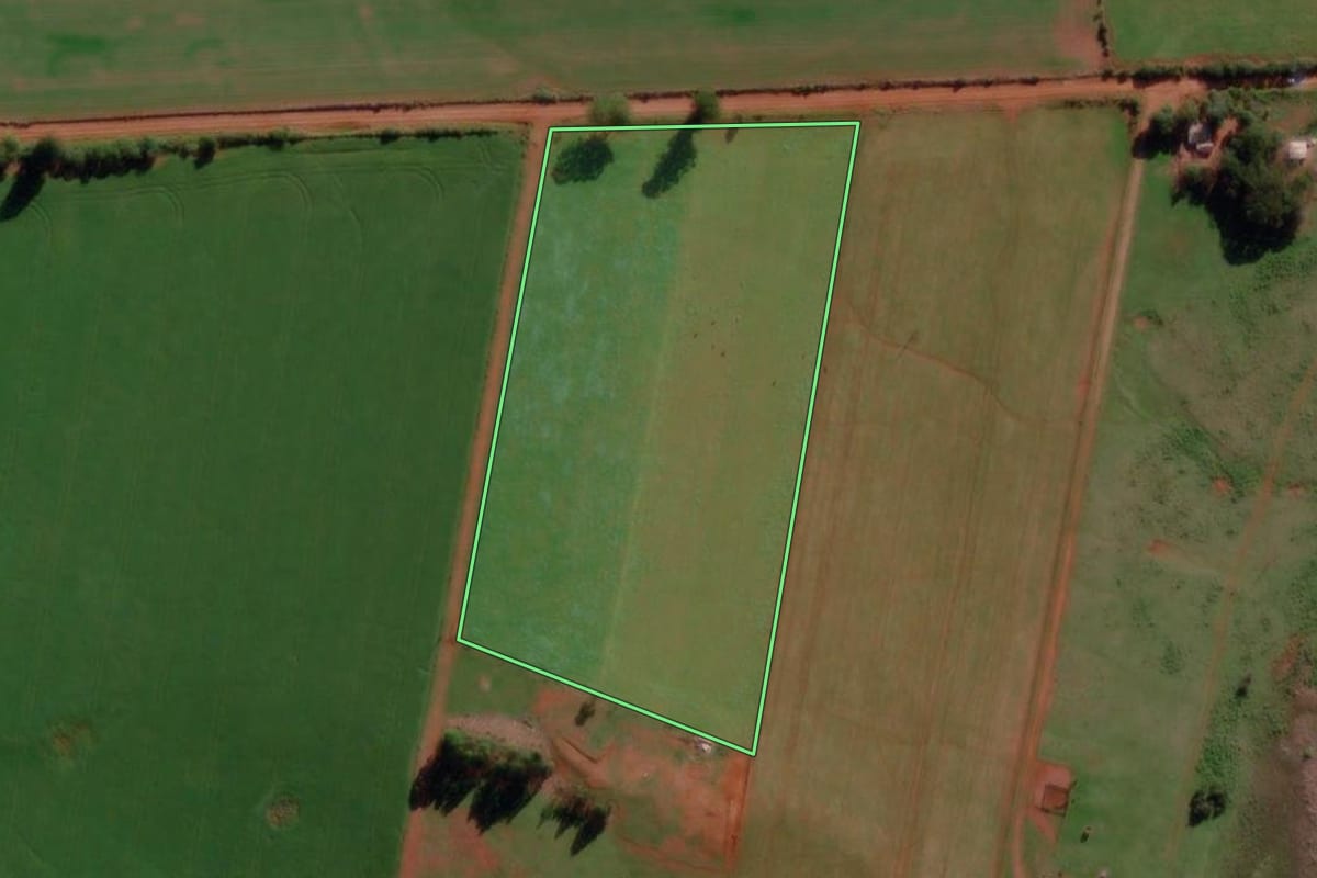 Imagem de satélite do imóvel rural em Garruchos (RS), com o contorno declarado no CAR desenhado por cima.