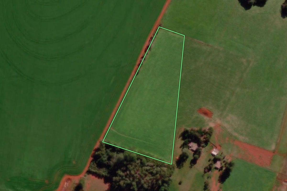 Imagem de satélite do imóvel rural em Garruchos (RS), com o contorno declarado no CAR desenhado por cima.