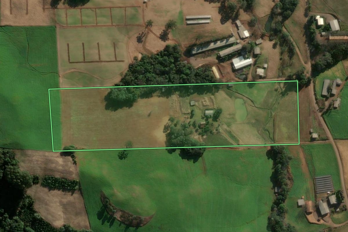 Imagem de satélite do imóvel rural em Gaurama (RS), com o contorno declarado no CAR desenhado por cima.