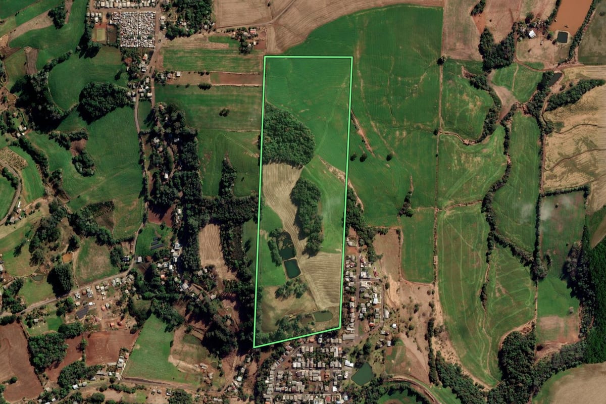 Imagem de satélite do imóvel rural em Gaurama (RS), com o contorno declarado no CAR desenhado por cima.