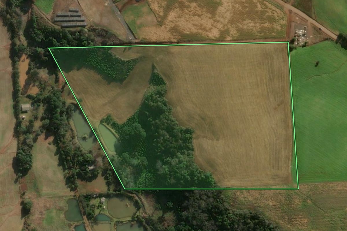 Imagem de satélite do imóvel rural em Gaurama (RS), com o contorno declarado no CAR desenhado por cima.