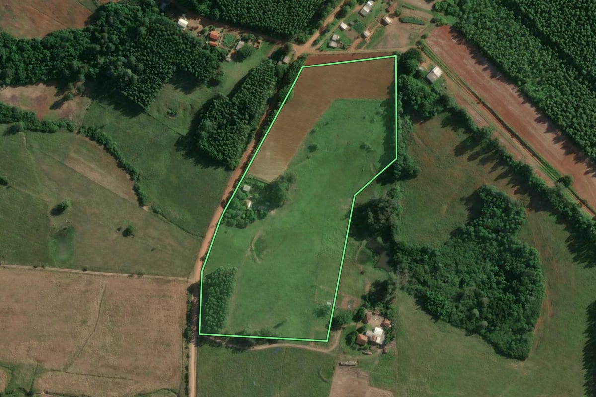 Imagem de satélite do imóvel rural em General Câmara (RS), com o contorno declarado no CAR desenhado por cima.