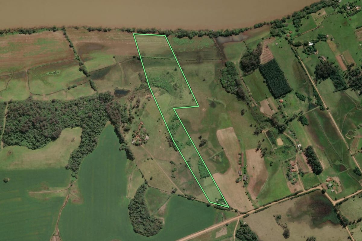 Imagem de satélite do imóvel rural em General Câmara (RS), com o contorno declarado no CAR desenhado por cima.