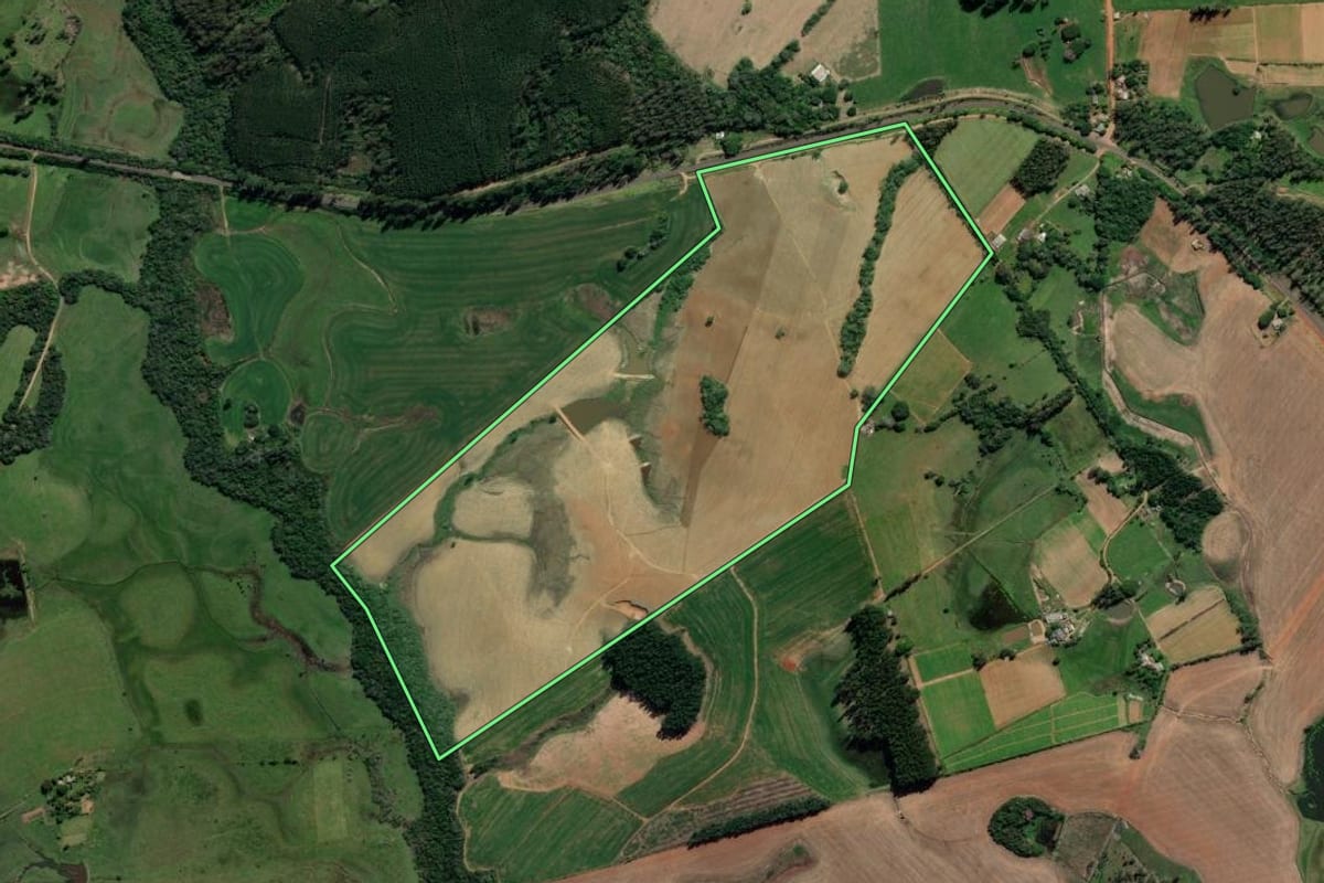 Imagem de satélite do imóvel rural em General Câmara (RS), com o contorno declarado no CAR desenhado por cima.