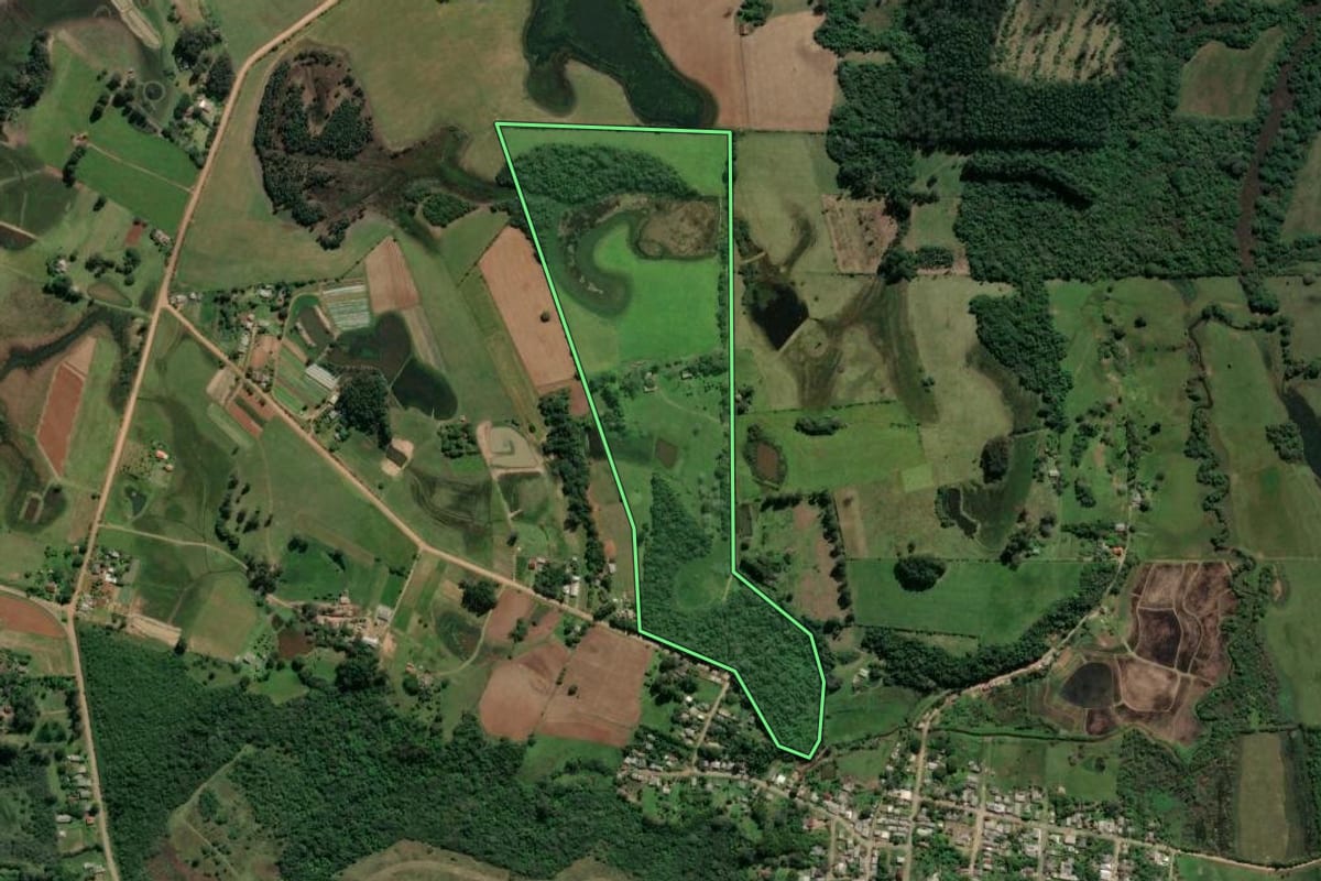Imagem de satélite do imóvel rural em General Câmara (RS), com o contorno declarado no CAR desenhado por cima.