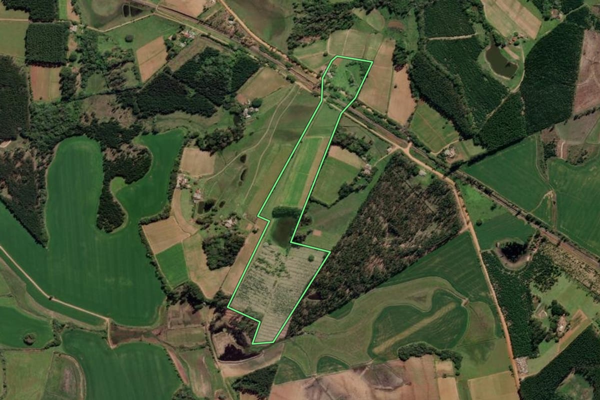 Imagem de satélite do imóvel rural em General Câmara (RS), com o contorno declarado no CAR desenhado por cima.