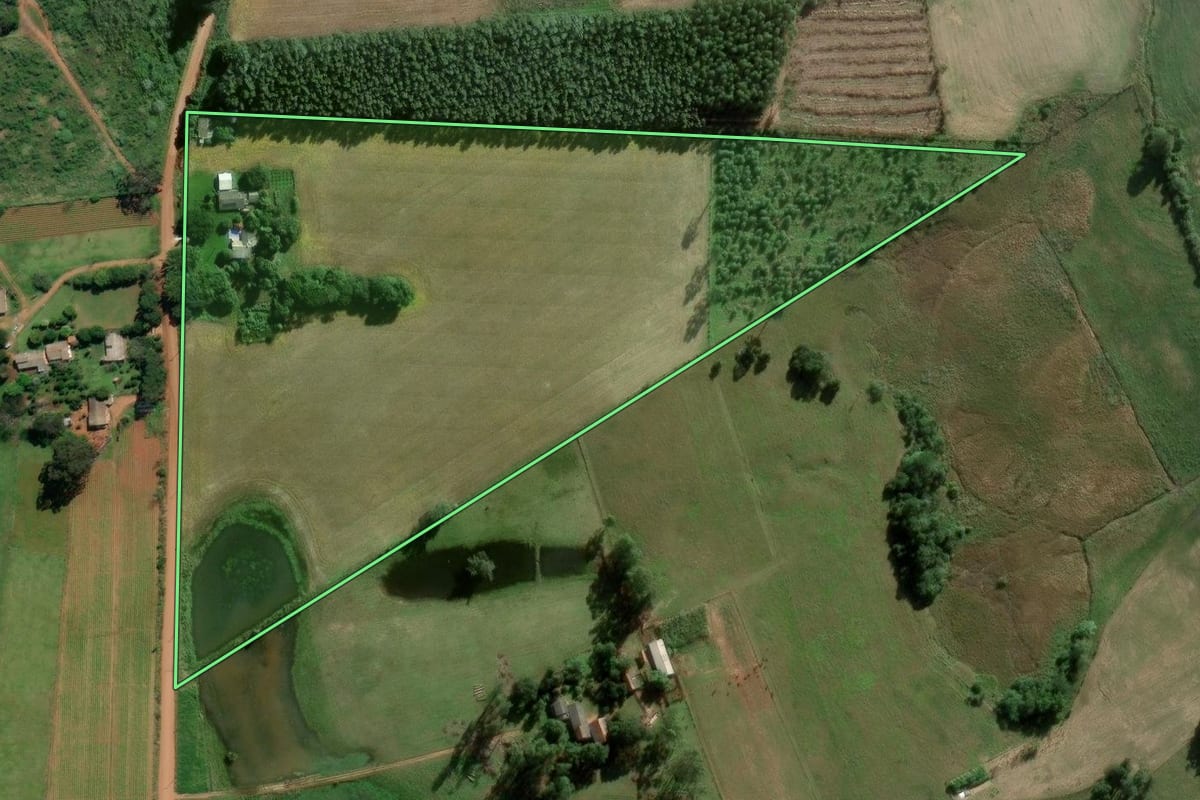 Imagem de satélite do imóvel rural em General Câmara (RS), com o contorno declarado no CAR desenhado por cima.