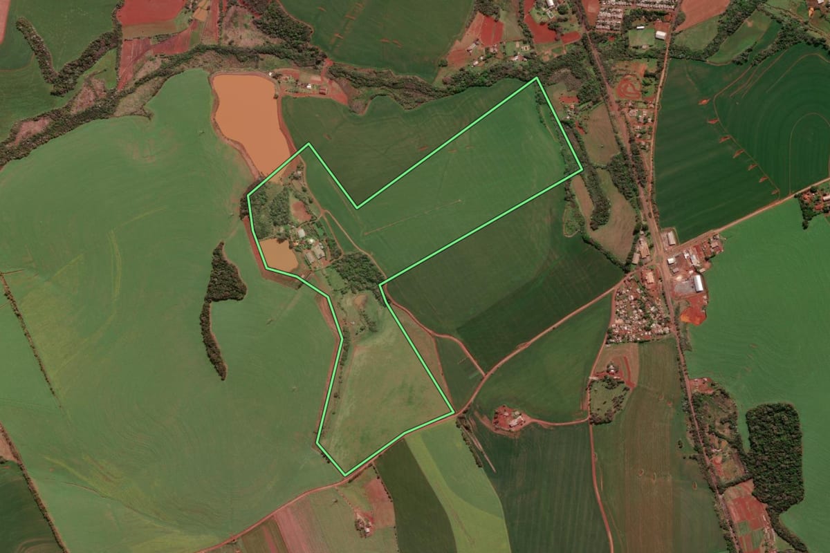 Imagem de satélite do imóvel rural em Giruá (RS), com o contorno declarado no CAR desenhado por cima.