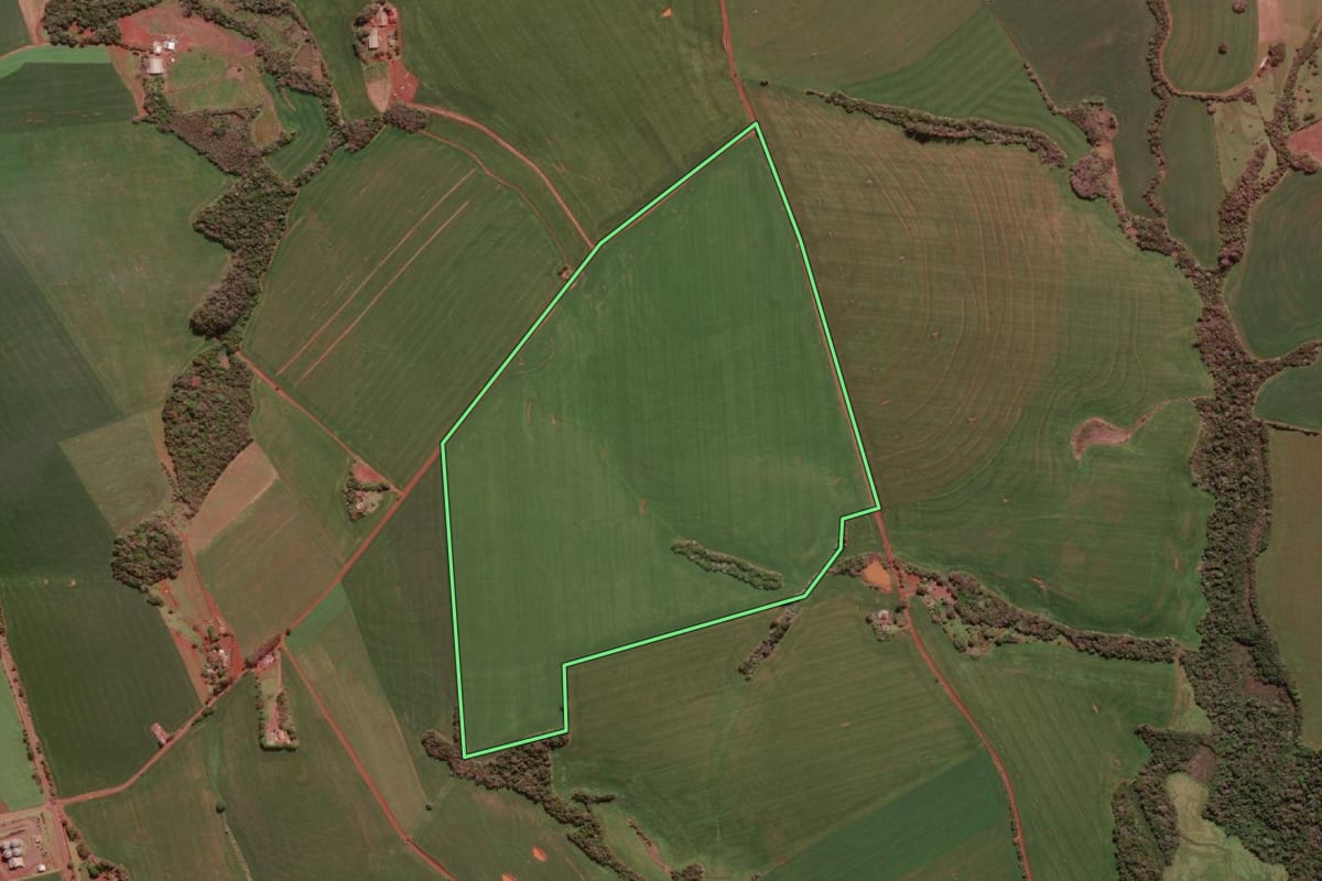 Imagem de satélite do imóvel rural em Giruá (RS), com o contorno declarado no CAR desenhado por cima.