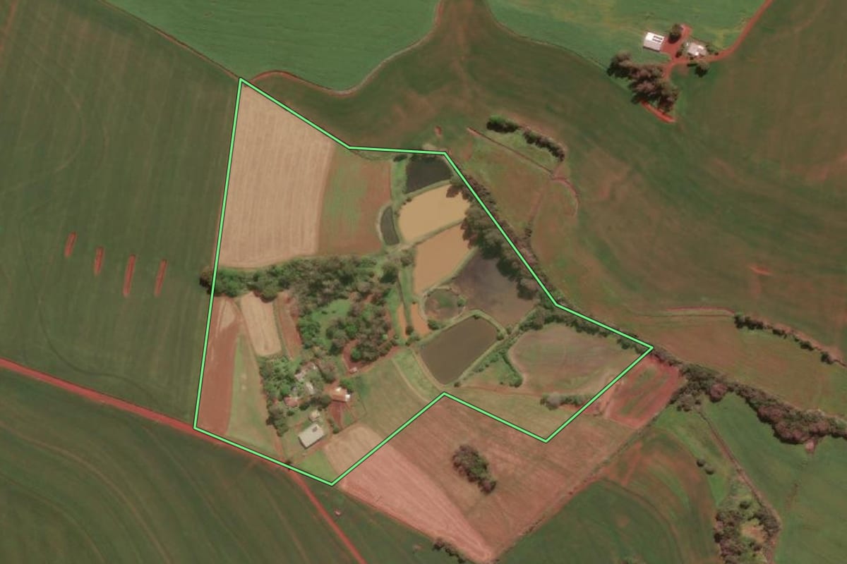 Imagem de satélite do imóvel rural em Giruá (RS), com o contorno declarado no CAR desenhado por cima.