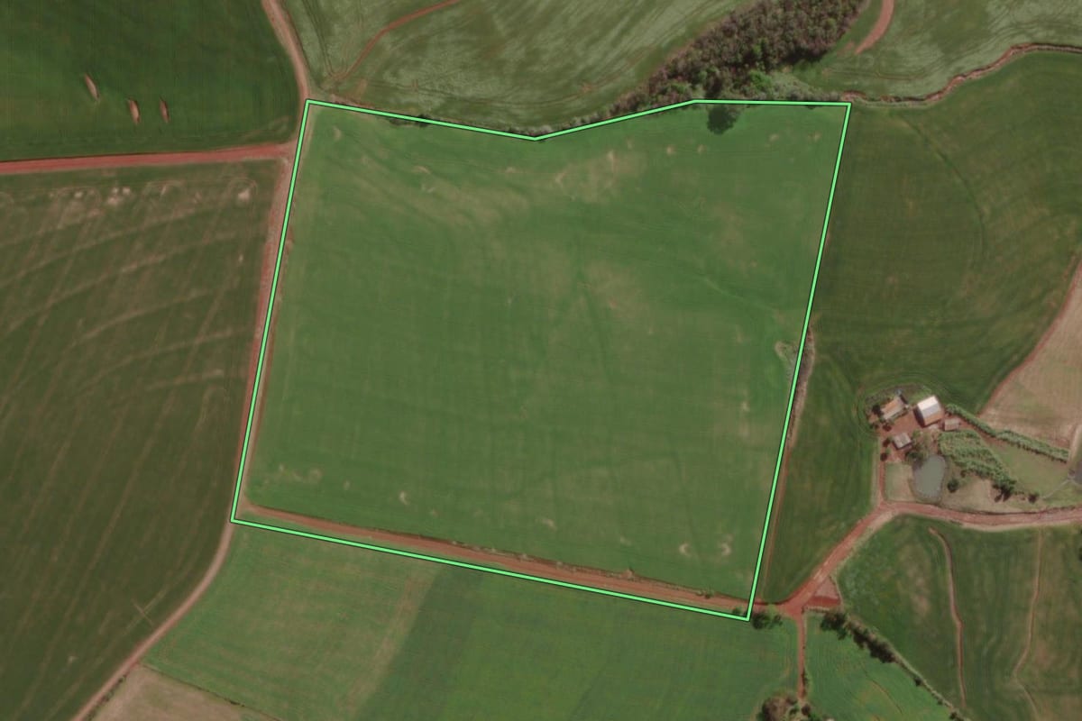 Imagem de satélite do imóvel rural em Giruá (RS), com o contorno declarado no CAR desenhado por cima.