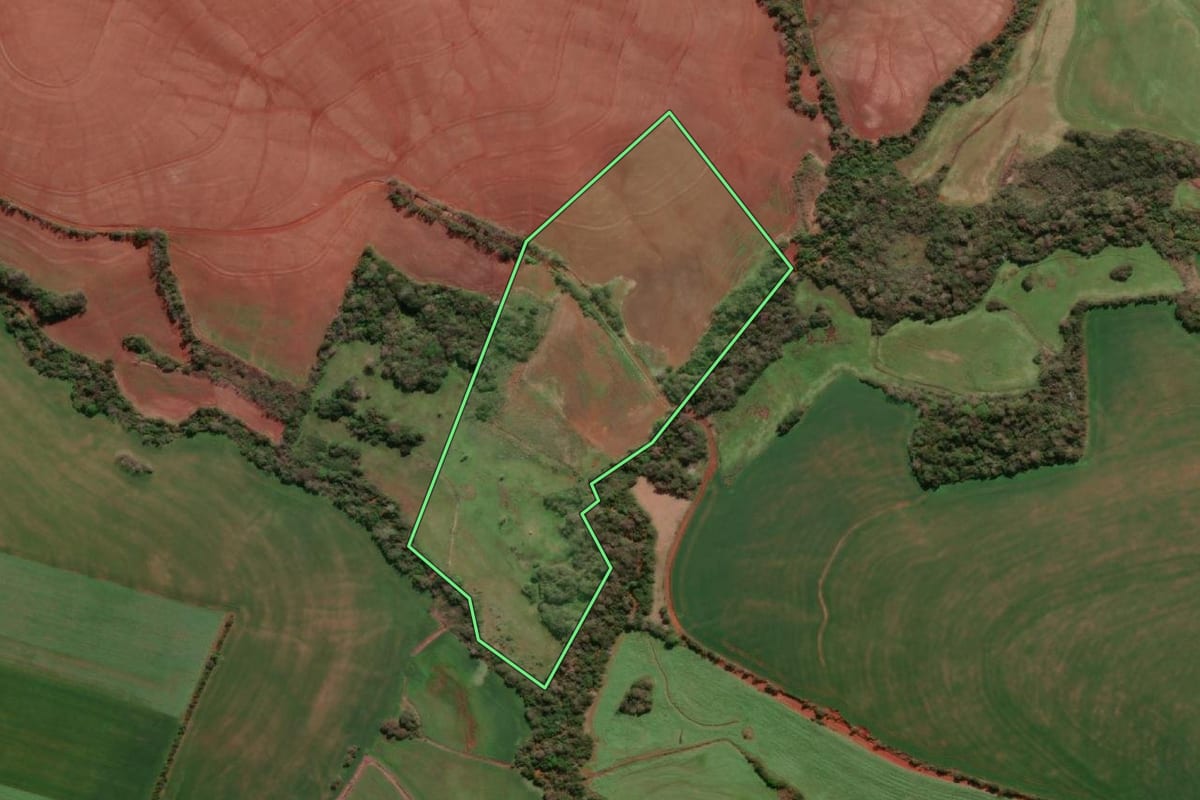 Imagem de satélite do imóvel rural em Giruá (RS), com o contorno declarado no CAR desenhado por cima.
