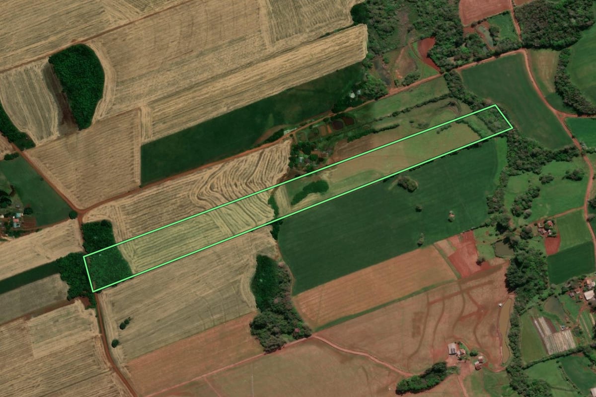 Imagem de satélite do imóvel rural em Giruá (RS), com o contorno declarado no CAR desenhado por cima.