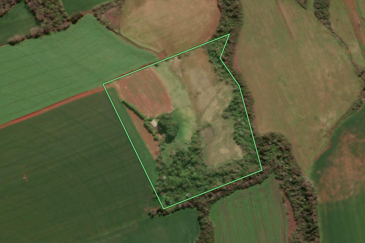 Imagem de satélite do imóvel rural em Giruá (RS), com o contorno declarado no CAR desenhado por cima.